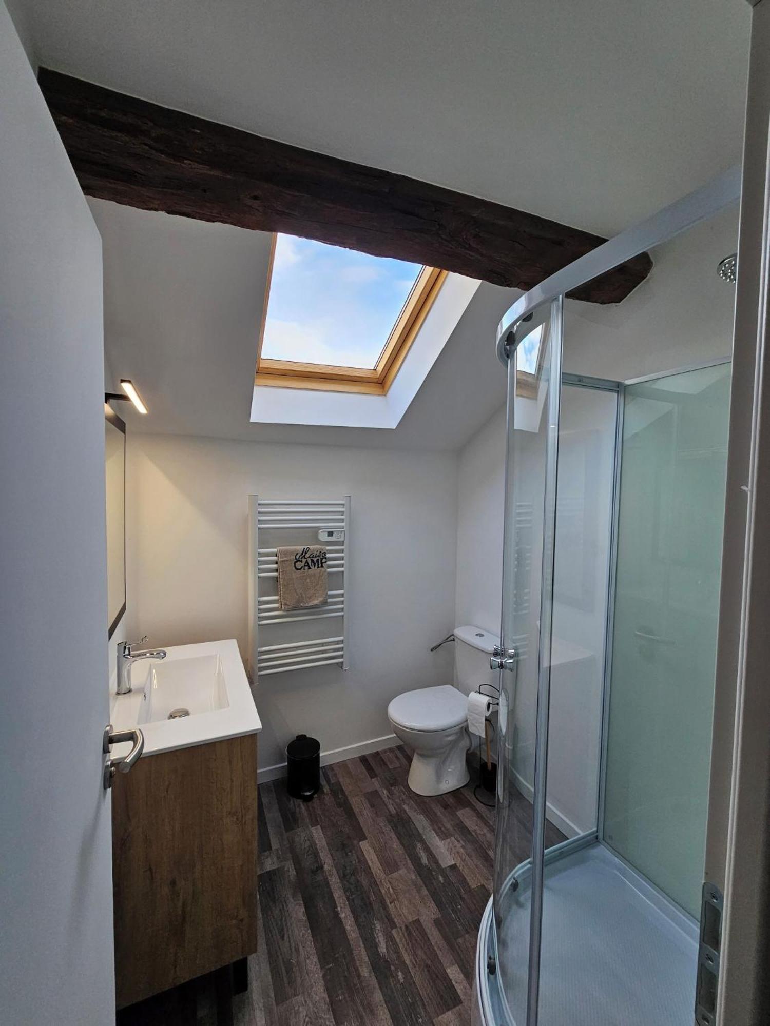 Joli Appartement Mansarde Decize Buitenkant foto